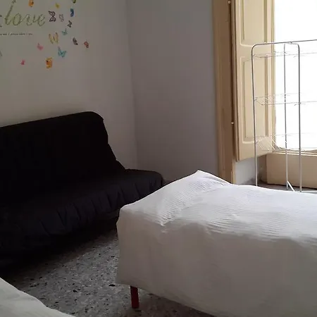 Nocleg ze śniadaniem Youthhome Neapol
