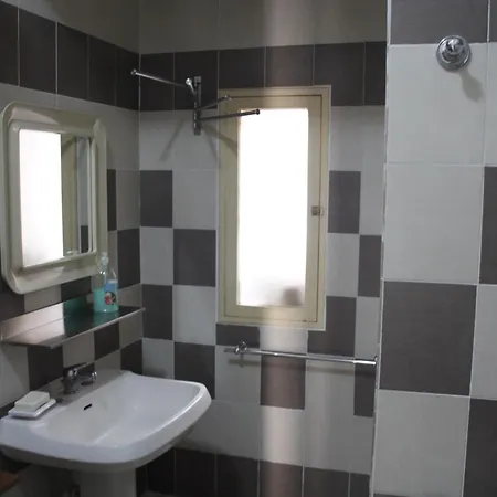 Nocleg ze śniadaniem Youthhome Neapol